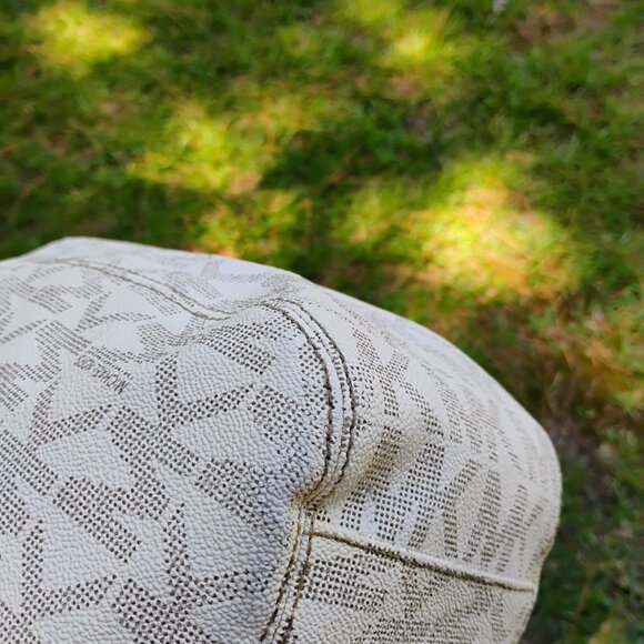 Michael Kors Lily Monogram Shoulder Bag - Picture 5 of 11